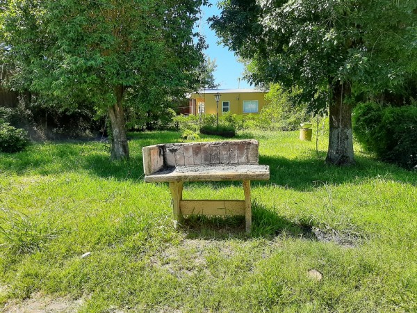 VENDO AMPLIA CASA EN COLONIA HOCKER!!