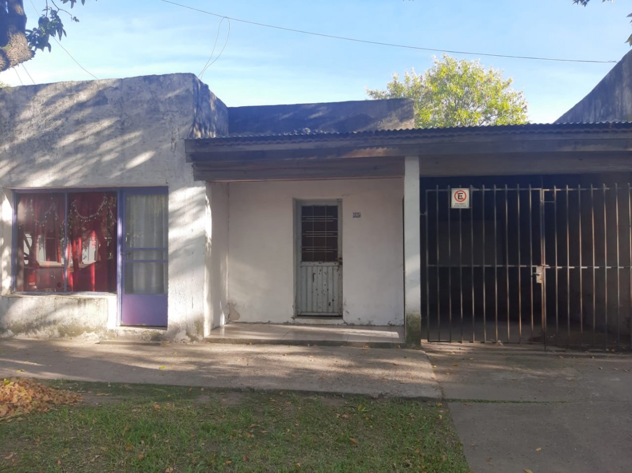 VENDO CASA EN VILLA ELISA, EXCELENTE UBICACION!!