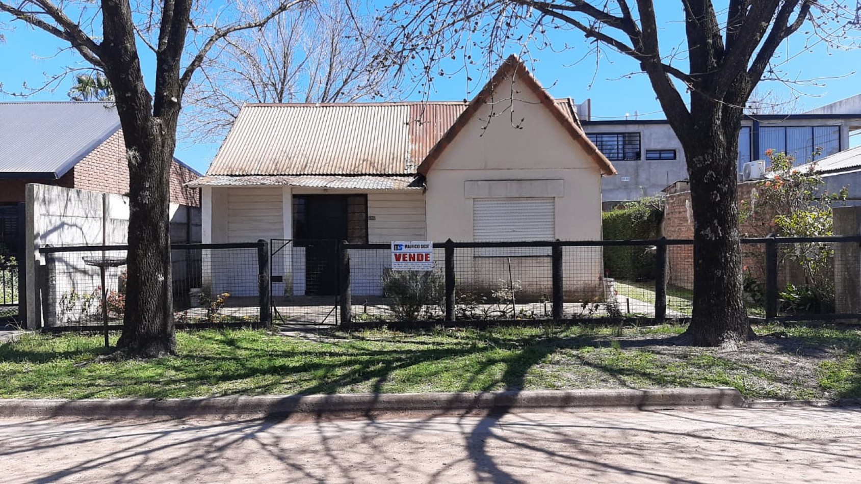 VENDO CASA EN VILLA ELISA, BUENA UBICACION!!