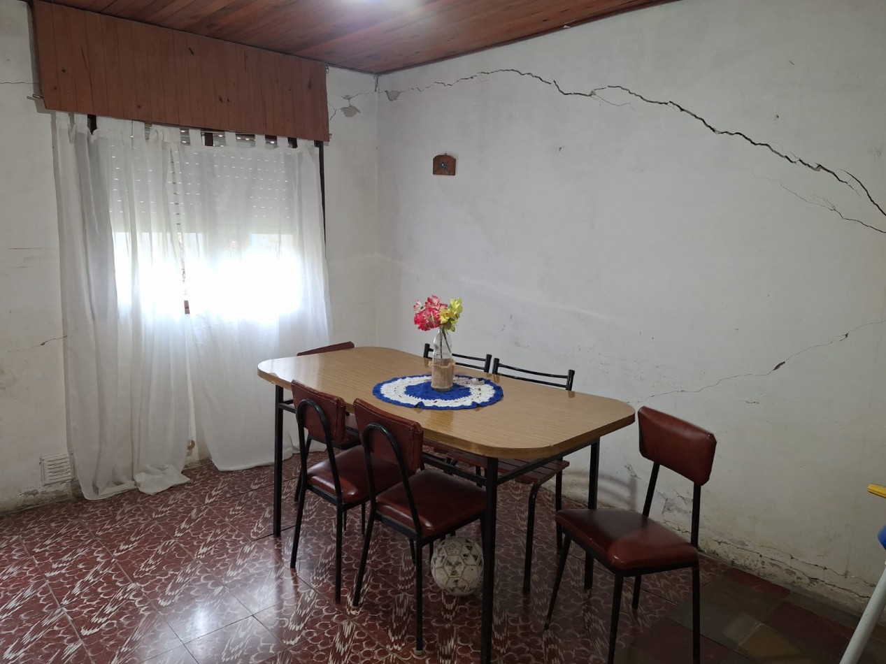 VENDO CASA EN VILLA ELISA!!