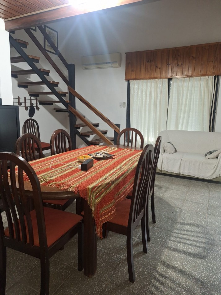 VENDO MUY LINDA CASA EN VILLA ELISA, EXCELENTE UBICACION!! 