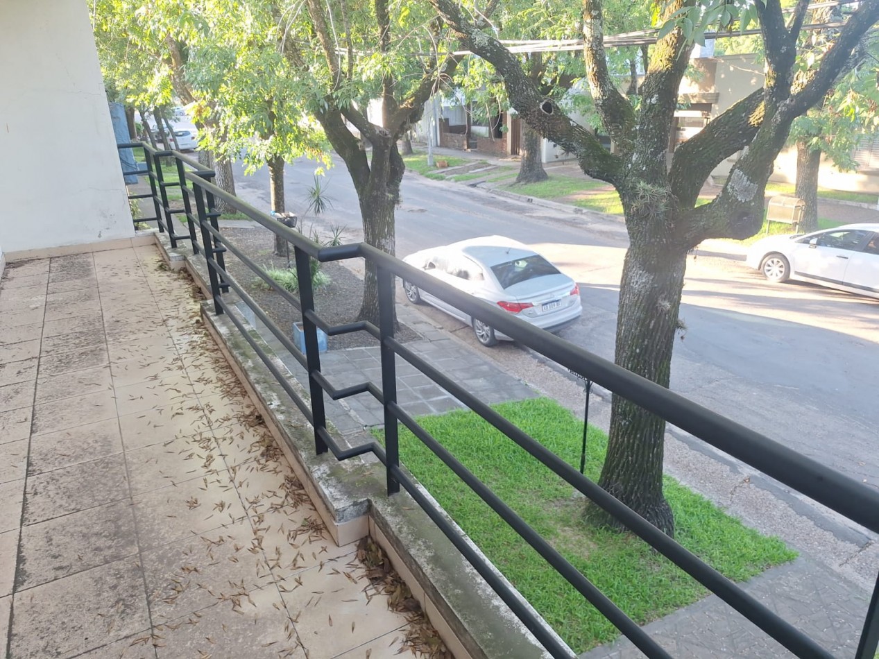 VENDO MUY LINDA CASA EN VILLA ELISA, EXCELENTE UBICACION!! 