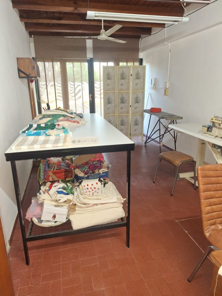VENDO MUY LINDA CASA EN VILLA ELISA, EXCELENTE UBICACION!! 