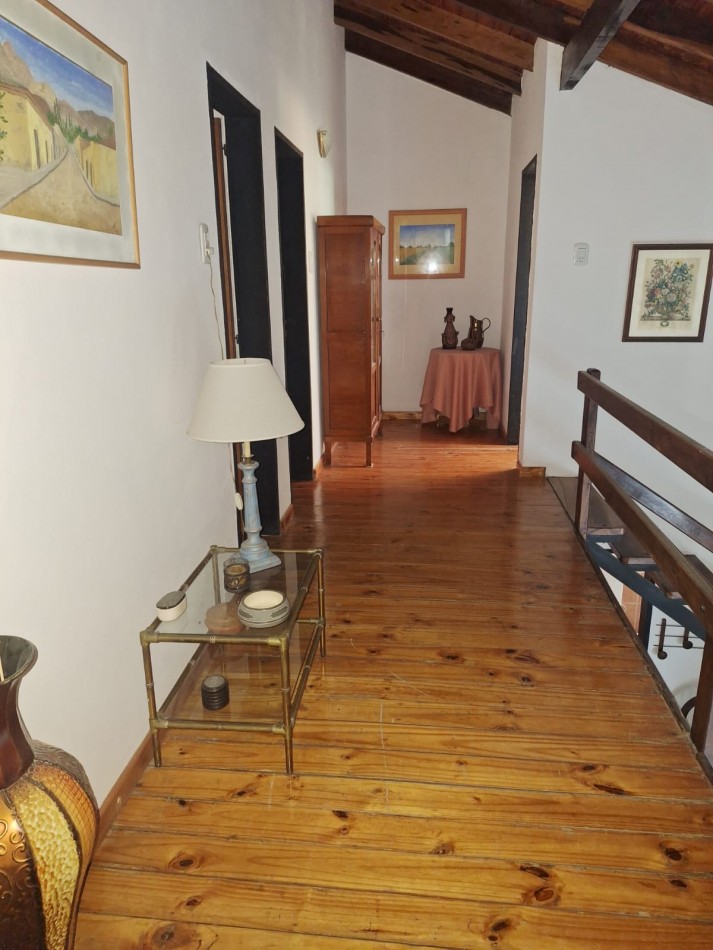 VENDO MUY LINDA CASA EN VILLA ELISA, EXCELENTE UBICACION!! 