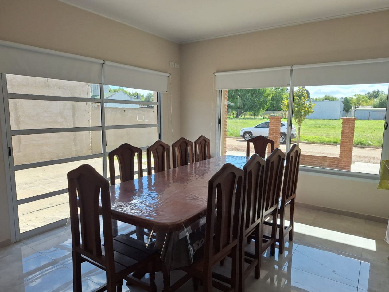 VENDO EXCELENTE CASA EN VILLA ELISA!!