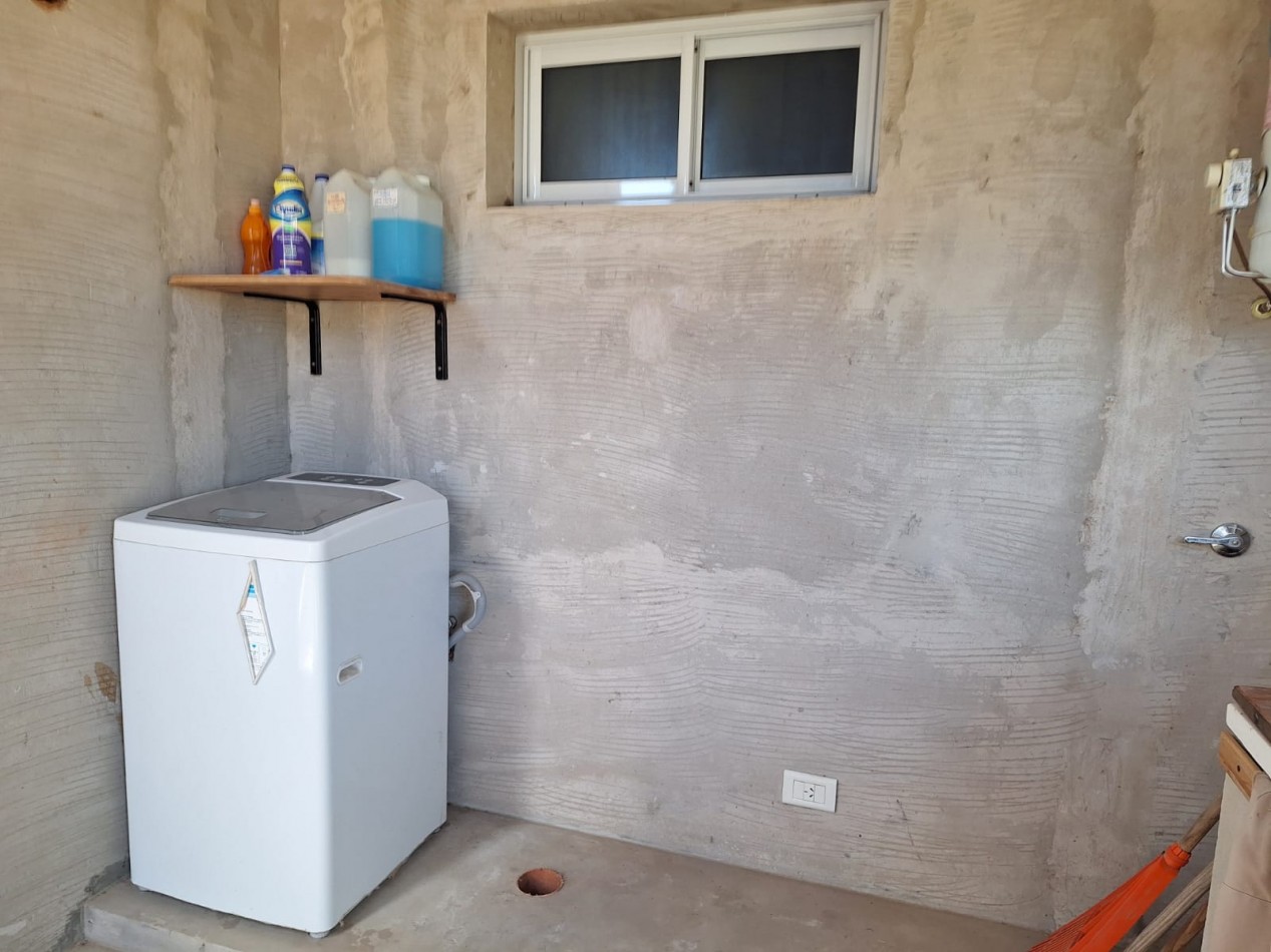 VENDO EXCELENTE CASA EN VILLA ELISA!!