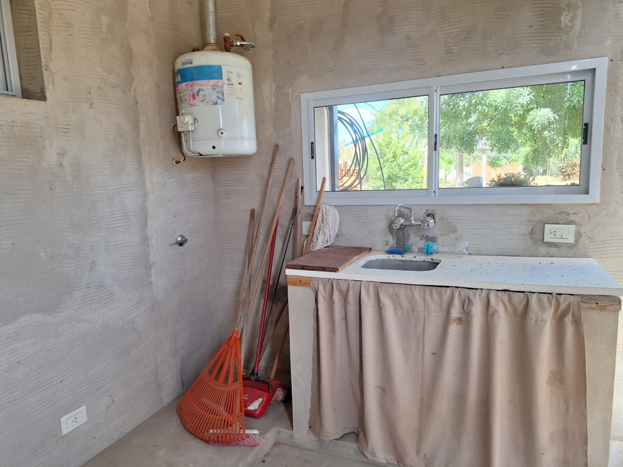 VENDO EXCELENTE CASA EN VILLA ELISA!!