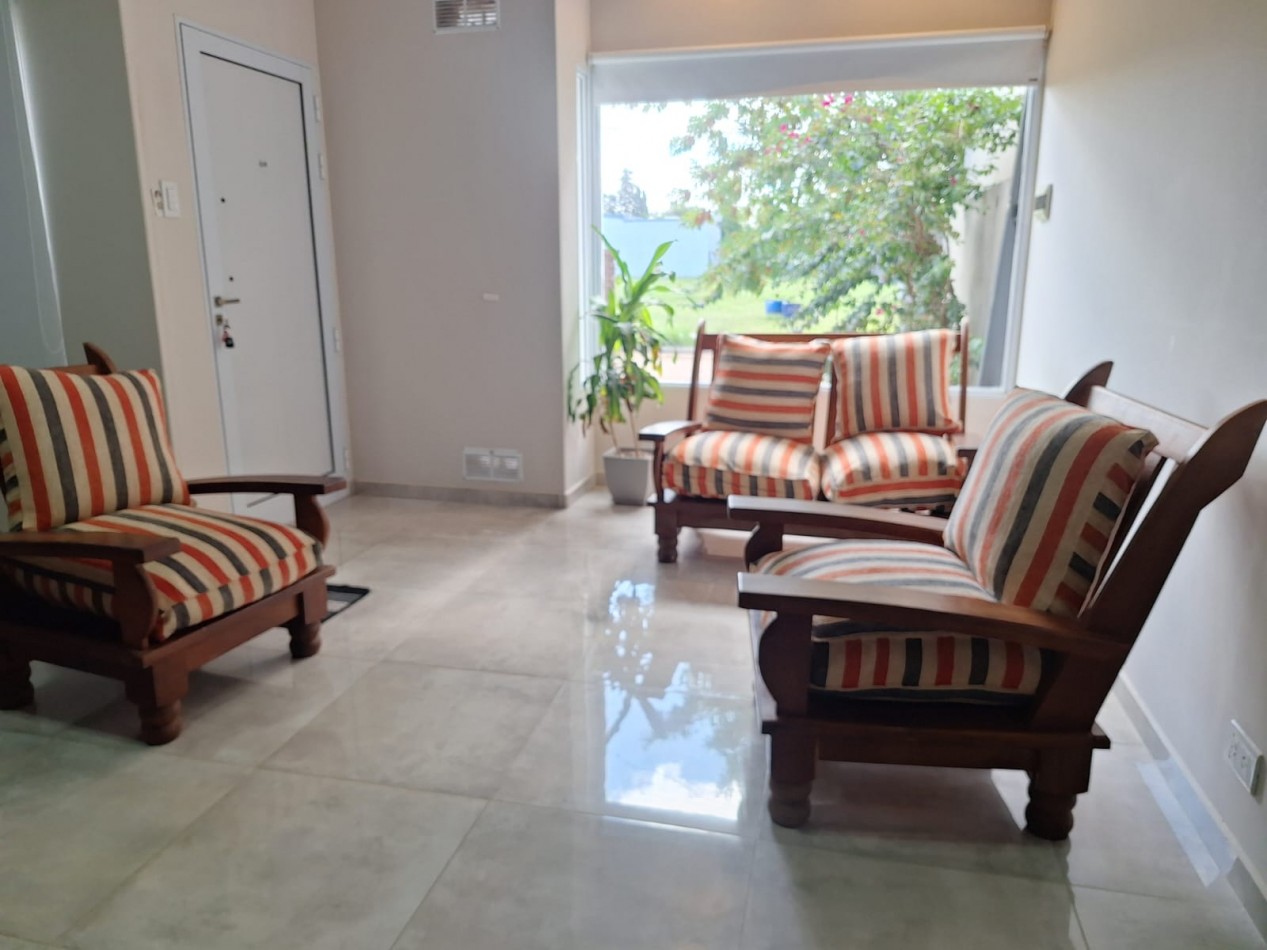 VENDO EXCELENTE CASA EN VILLA ELISA!!