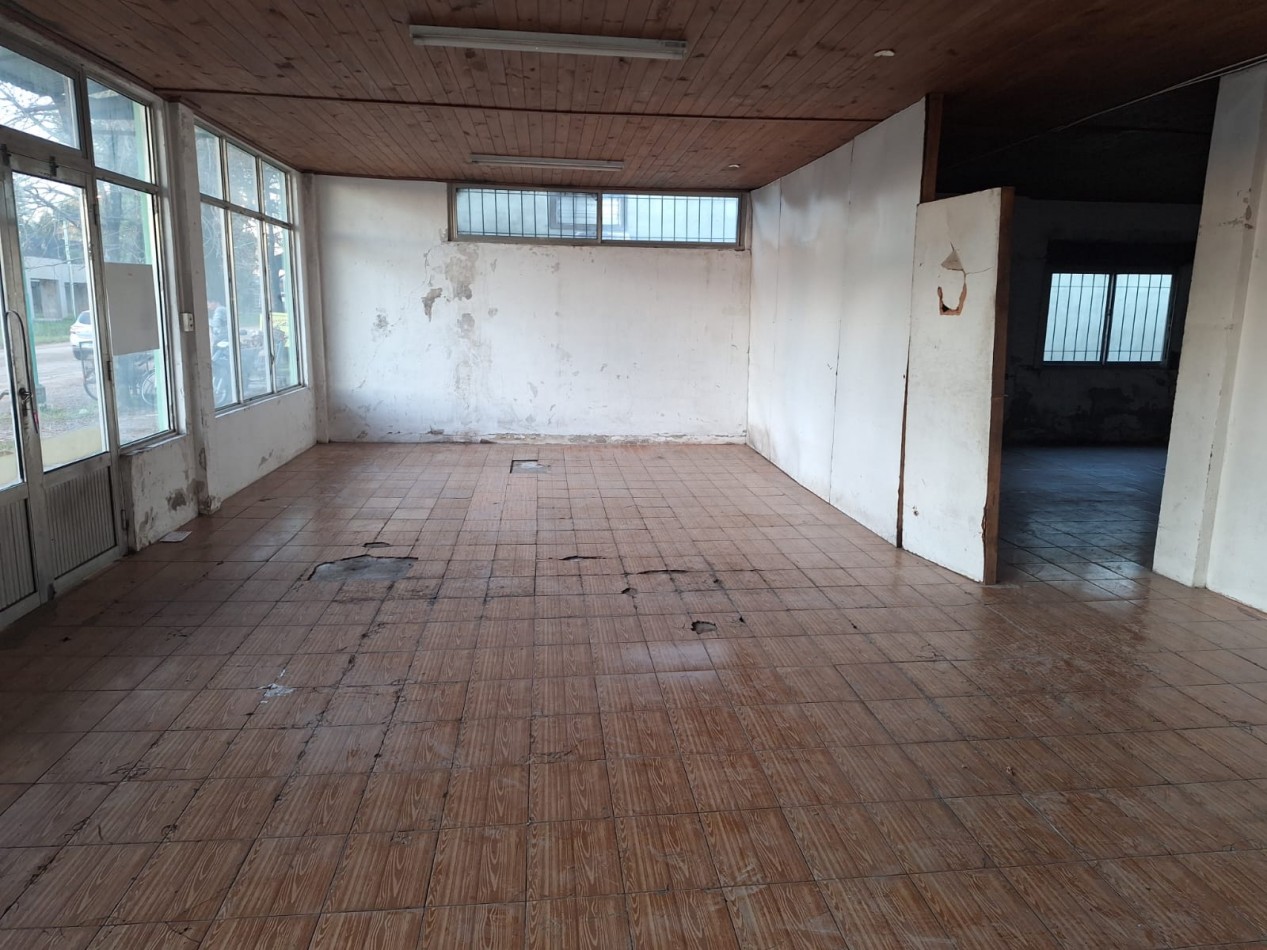 VENDO LOCAL COMERCIAL CON CASA EN VILLA ELISA!!