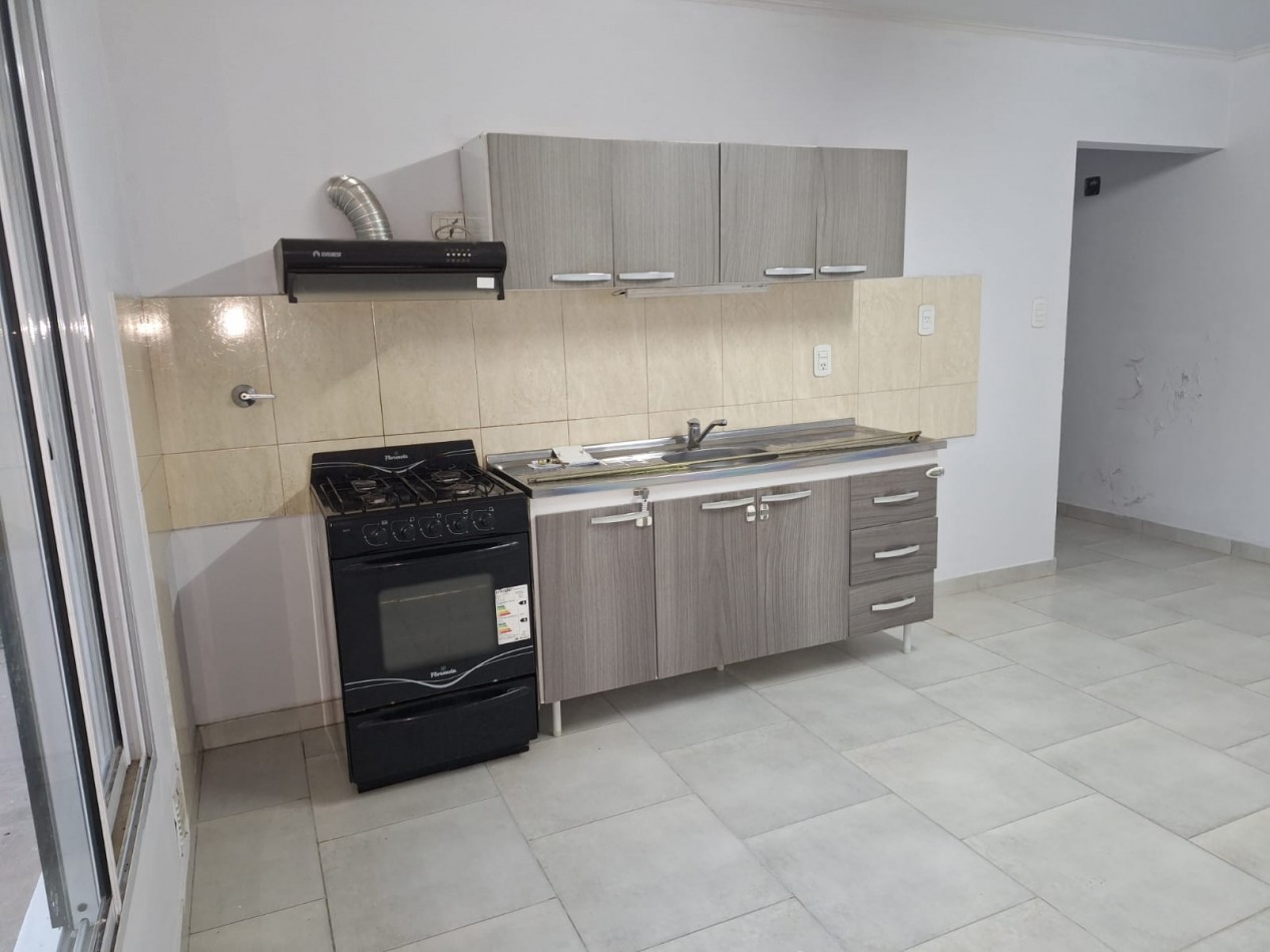 VENDO LOCAL COMERCIAL CON CASA EN VILLA ELISA!!