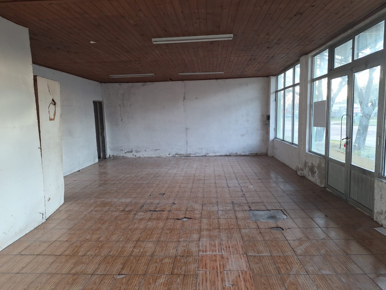 VENDO LOCAL COMERCIAL CON CASA EN VILLA ELISA!!