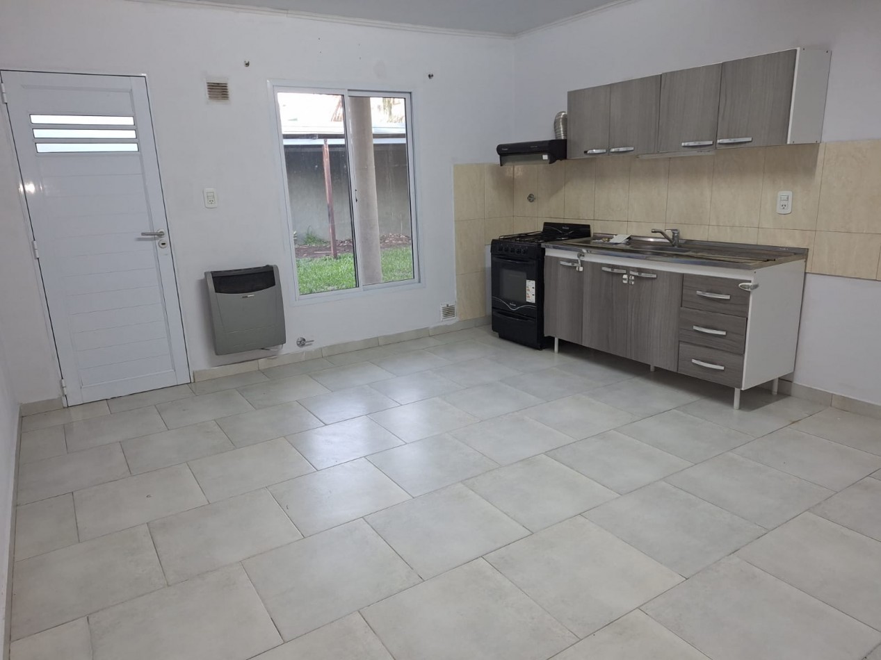 VENDO LOCAL COMERCIAL CON CASA EN VILLA ELISA!!
