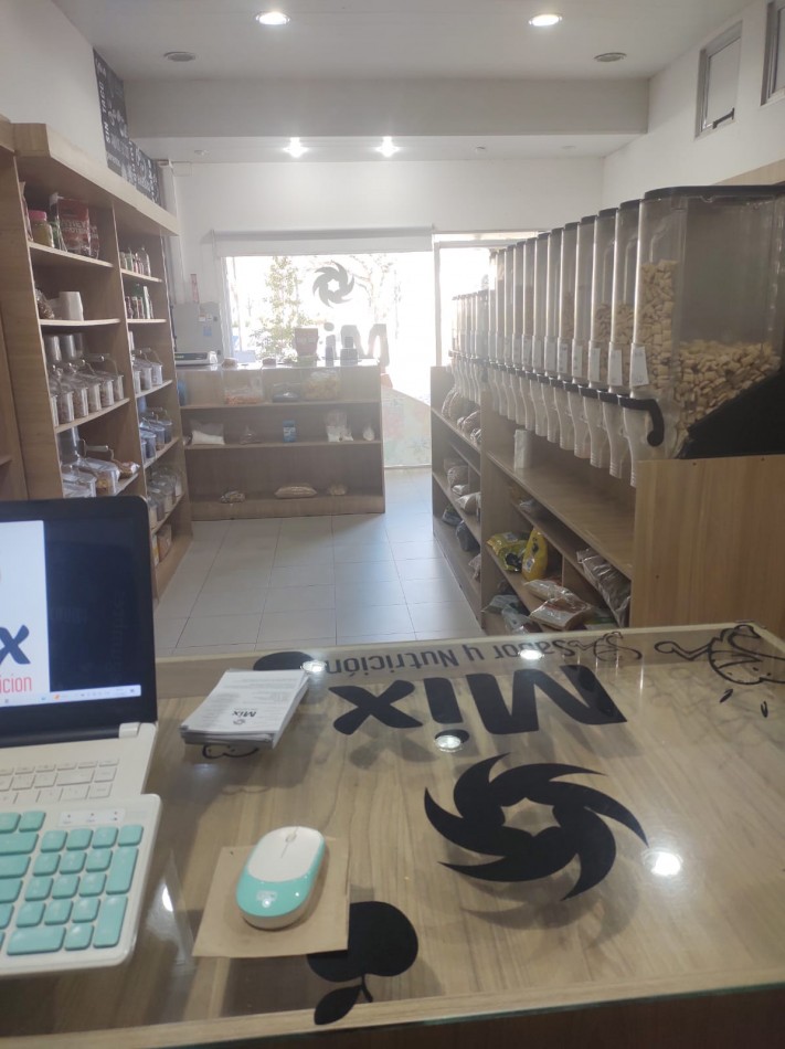 VENDO FONDO DE COMERCIO EN VILLA ELISA, RUBRO DIETETICA, EXCELENTE UBICACION !!!